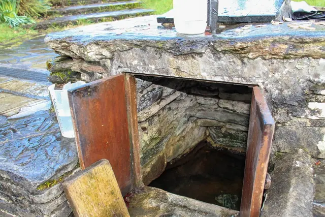 Doon well and Doon Rock