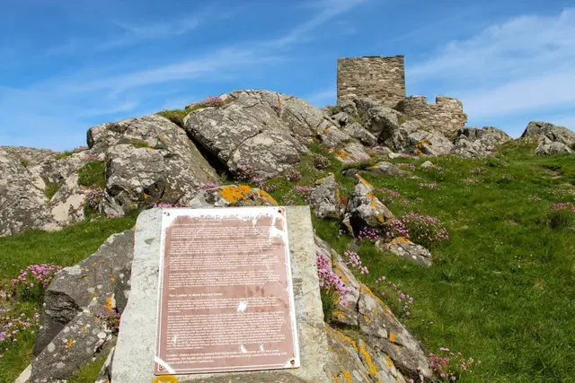 Carrickabraghy Castle